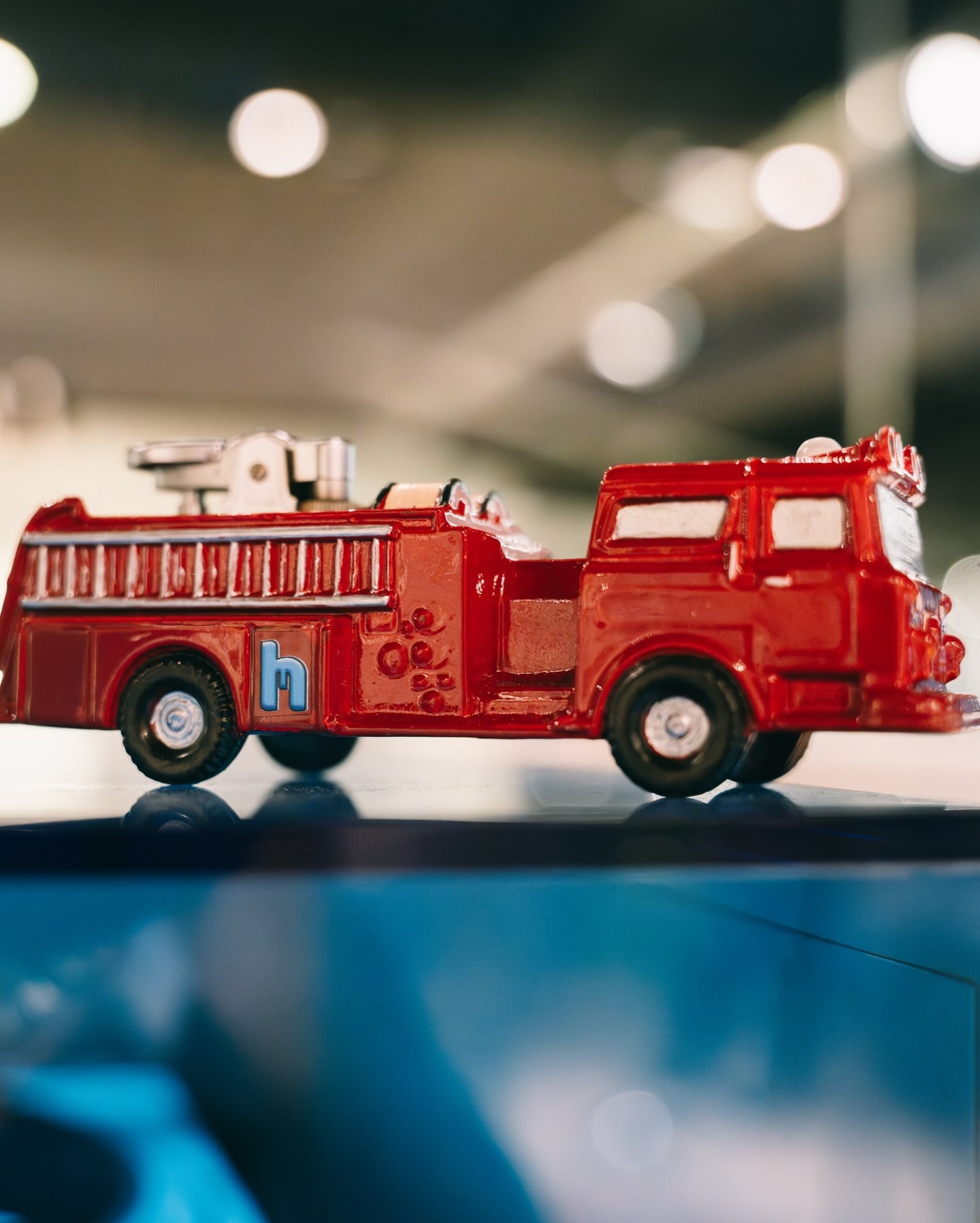 FIRE ENGINE LIGHTER